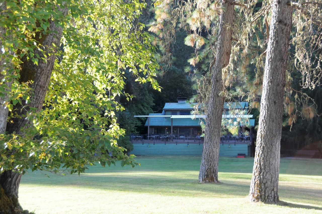 Morrisons Rogue River Lodge Мерлин Экстерьер фото