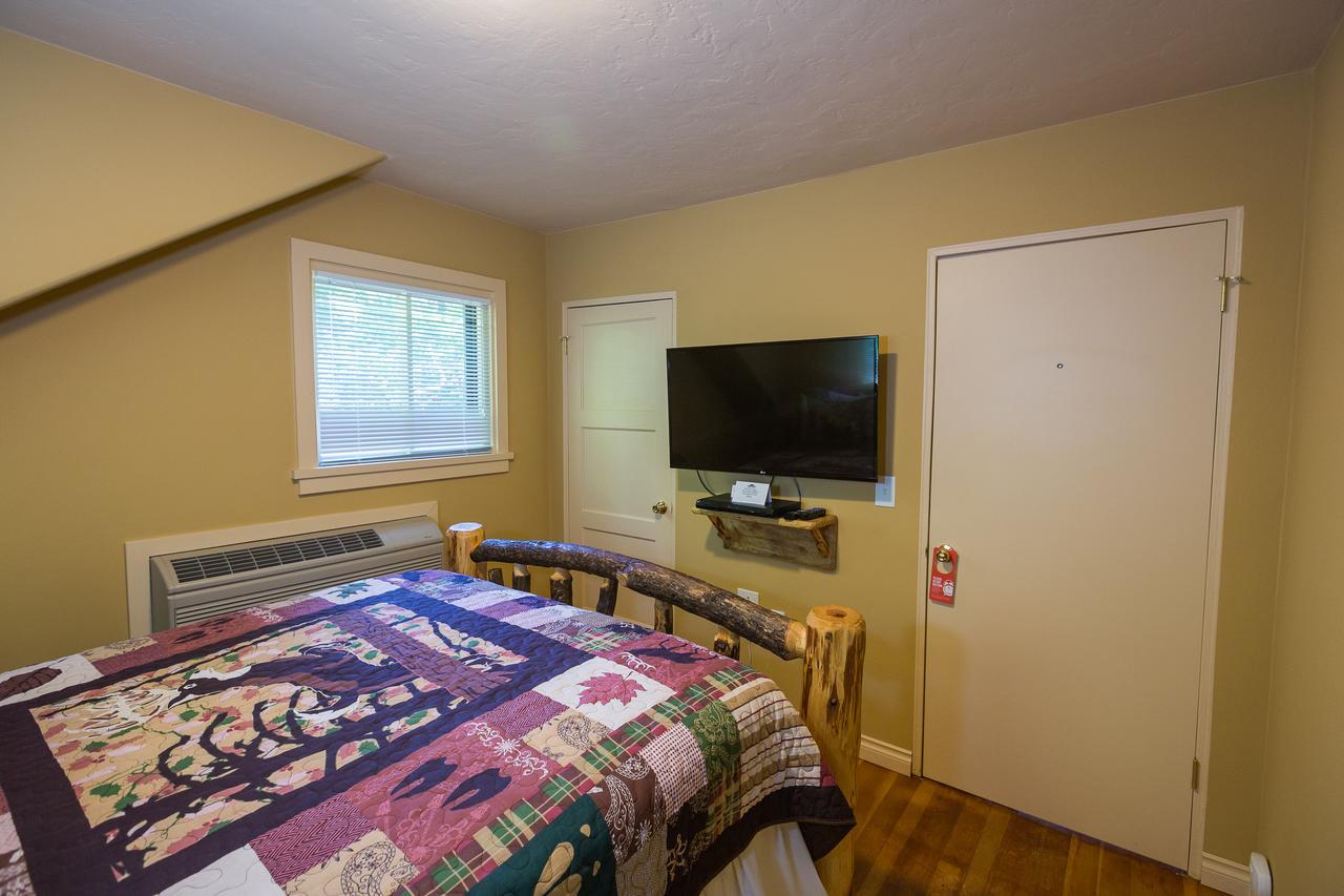 Morrisons Rogue River Lodge Мерлин Экстерьер фото