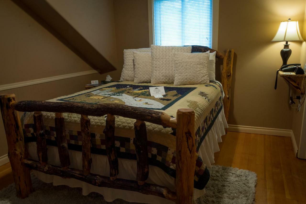 Morrisons Rogue River Lodge Мерлин Экстерьер фото