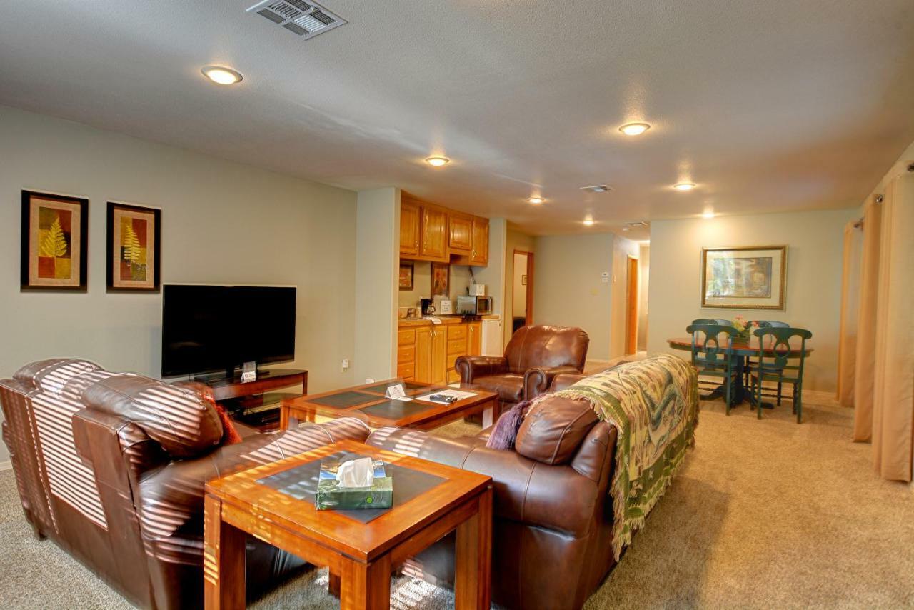 Morrisons Rogue River Lodge Мерлин Экстерьер фото
