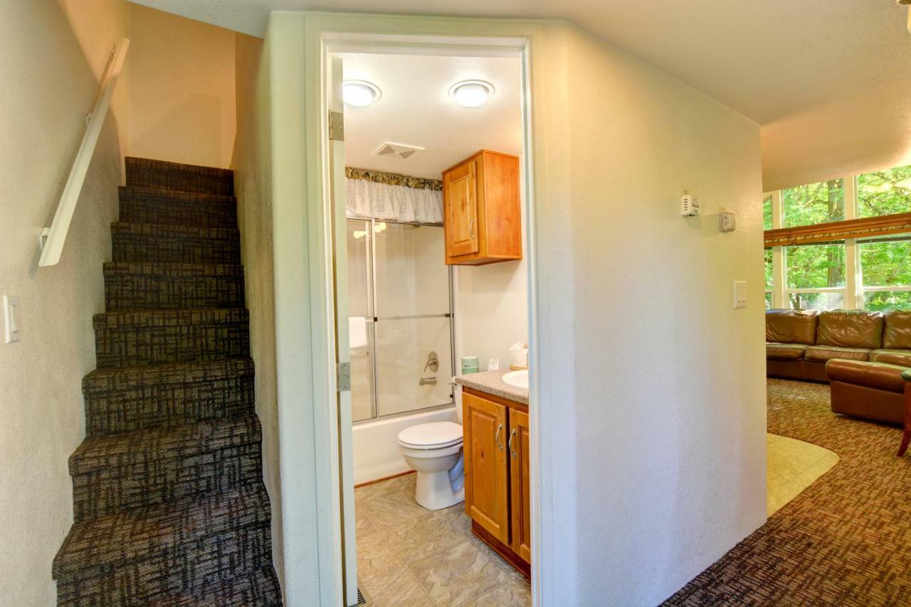 Morrisons Rogue River Lodge Мерлин Экстерьер фото
