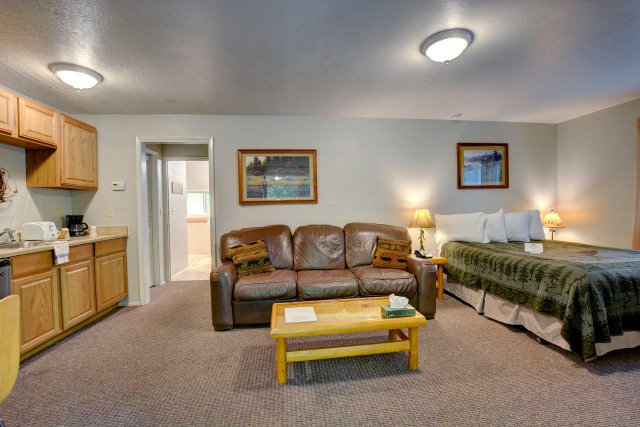 Morrisons Rogue River Lodge Мерлин Экстерьер фото