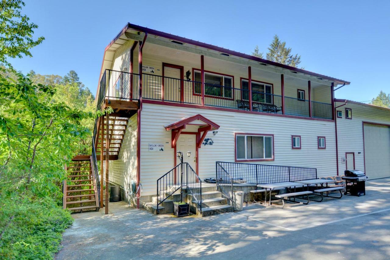 Morrisons Rogue River Lodge Мерлин Экстерьер фото